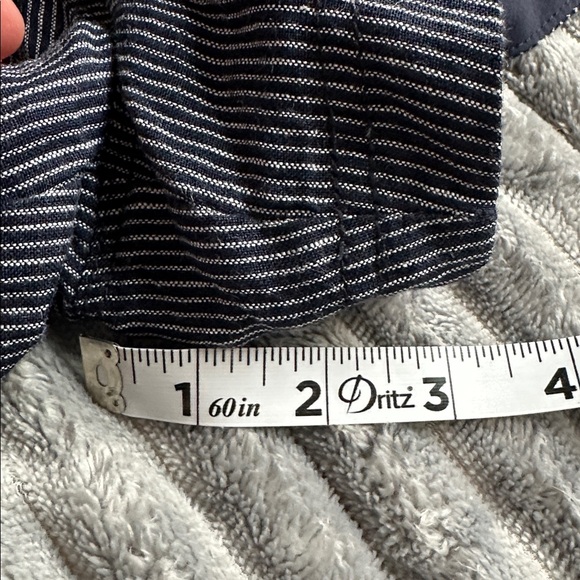 ATHLETA Bali Beachside Linen pull on
Shorts Navy Blue Stripe - Picture 6 of 6